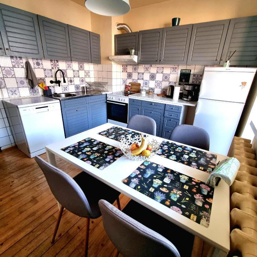 Spacious 3 Bedroom Apartment, Close To Metro Station София Екстериор снимка